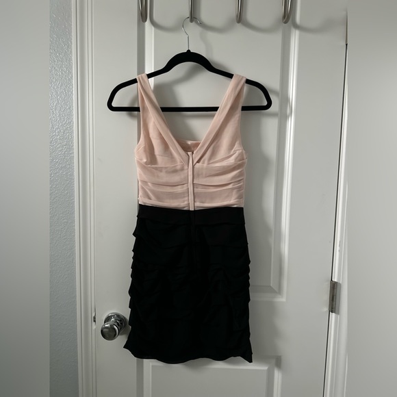 Express dress - Picture 2 of 2